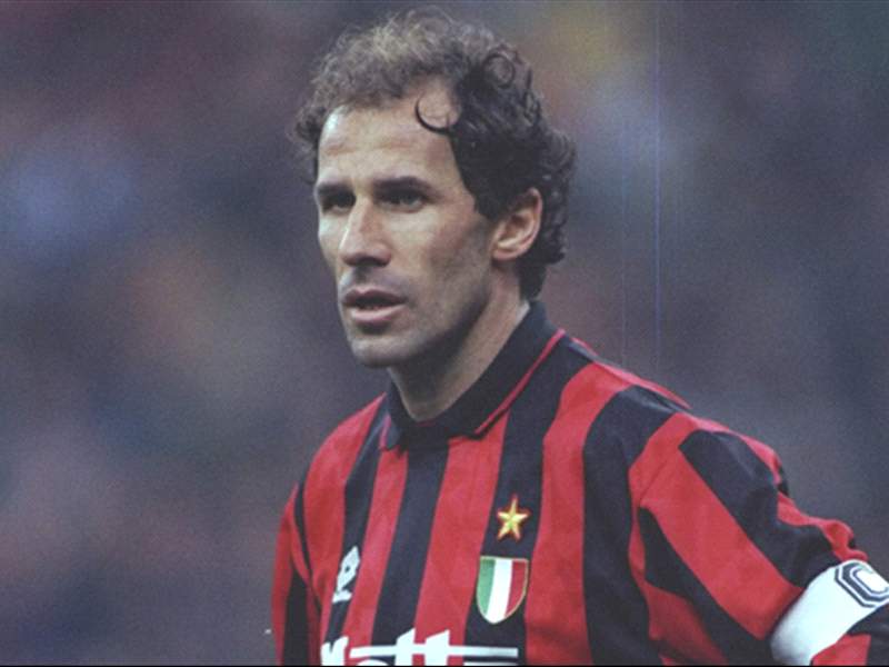 Del Piero non segue le orme di Maradona, Riva o Zola: il campione  bianconero interrompe l'usanza del ritiro della maglia. Baresi approva:  \