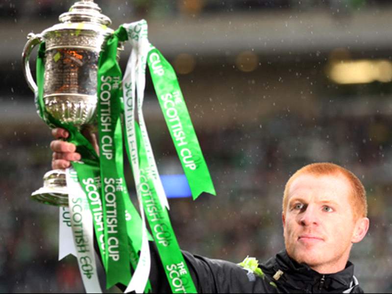 Celtic Chief Executive Peter Lawwell Targets Long Term Stay For Neil Lennon Goal Com