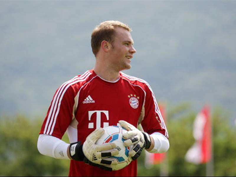 Bayern Munich Officials And Fan Organisations Distance Themselves From Anti Manuel Neuer Protests Goal Com
