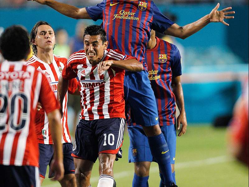 Barcelona 1 4 Chivas De Guadalajara Two Wonder Strikes From Marco Fabian Humble European Champions Goal Com