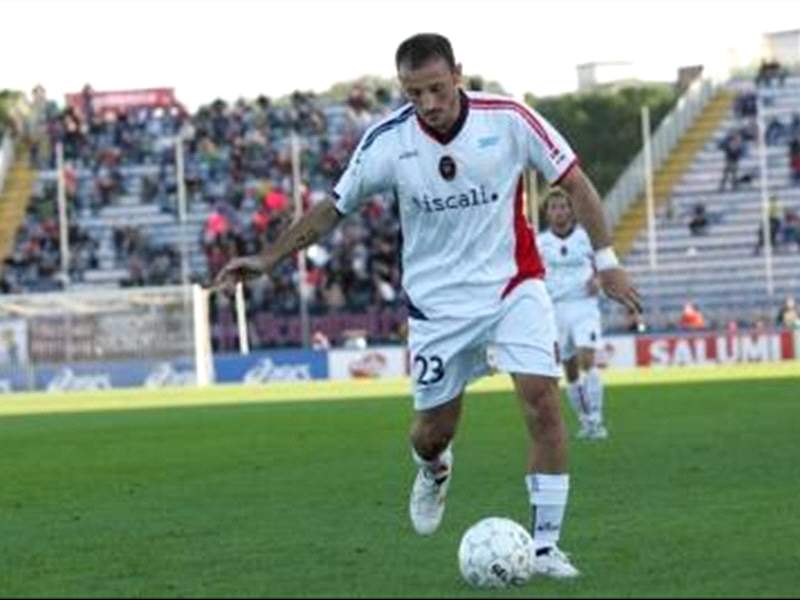 A Bari arriva il Cagliari: Langella pensa al passato, ma anche Donati