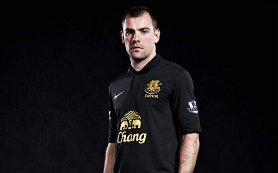 everton black jersey