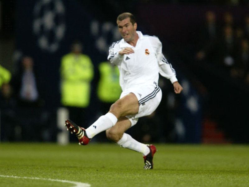 Zidane Scholes Essien Uefa Champions League S Greatest Ever Goals Presented By Nissan Goal Com