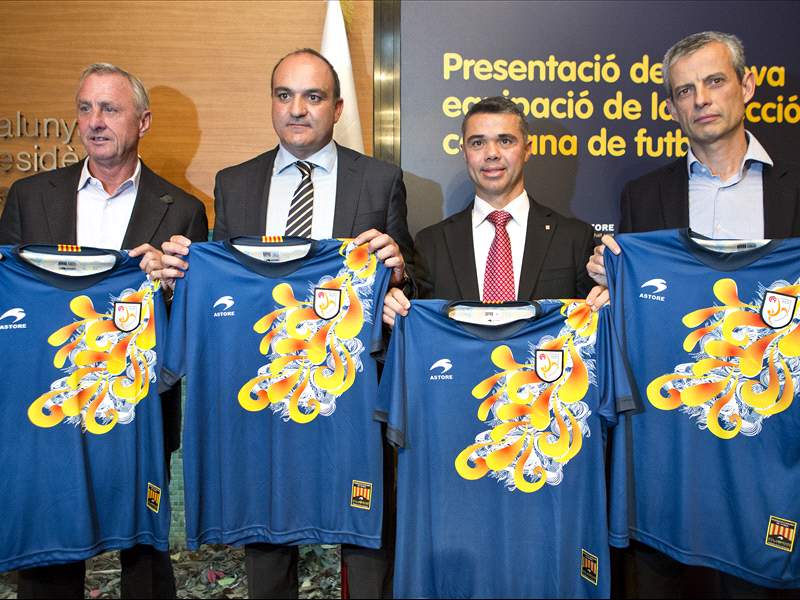 La Federación Catalana de Fútbol presenta su nueva camiseta - Goal.com