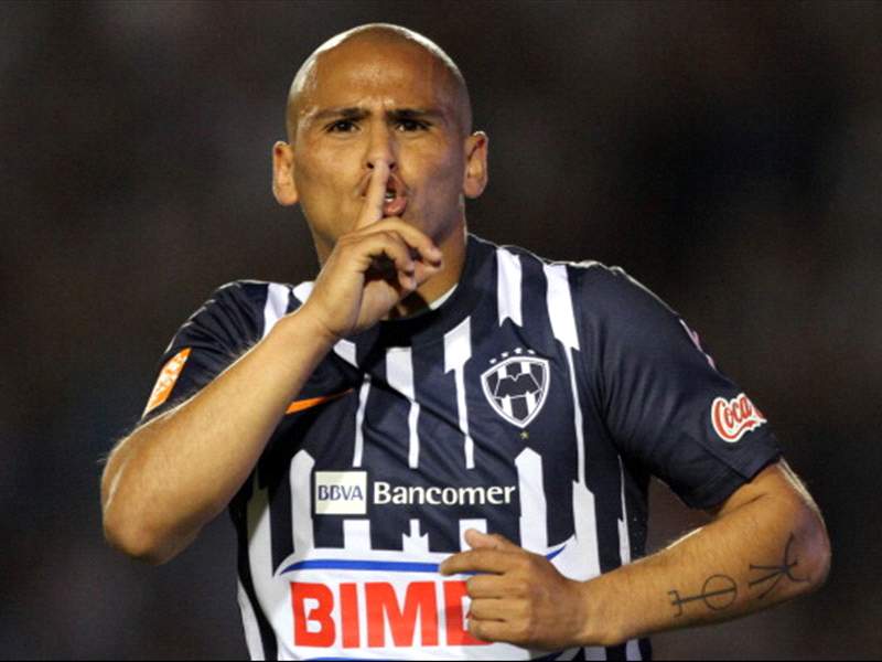 Humberto Suazo Christian Benitez Among Best Paid In Liga Mx Goal Com [ 600 x 800 Pixel ]