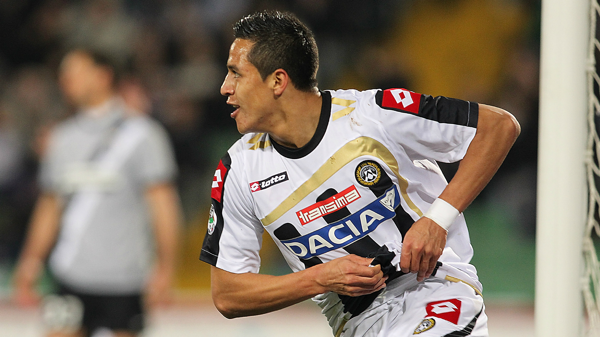 watching alexis sanchez is like getting slapped in the face