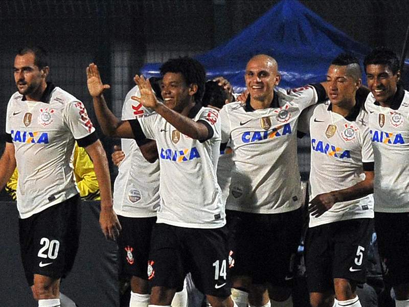 Relembre como foi a última vez que o Corinthians jogou contra uma equipe boliviana, pela Libertadores, em São Paulo