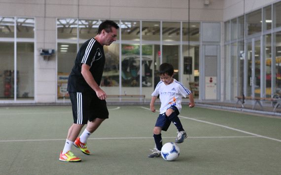 トムさんの日本サッカー育成物語 幼子の最初の一歩 Goal Com
