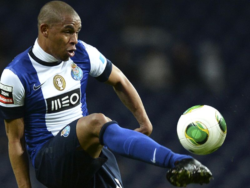 Manchester City Sign Porto Midfielder Fernando Goal Com