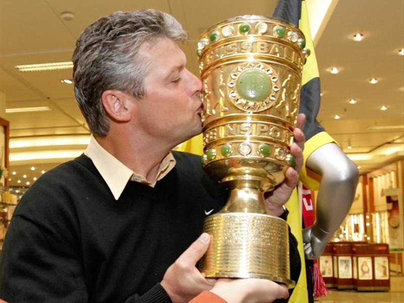 Norbert Dickel Ist Sich Sicher Das Wird Ein Heimspiel Fur Borussia Dortmund Goal Com