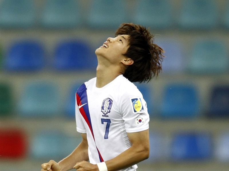 韓国若手fw ドルトムントとの契約を否定 Goal Com