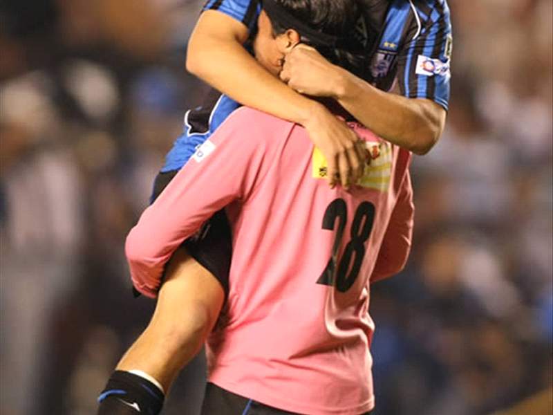 cruz azul pink jersey