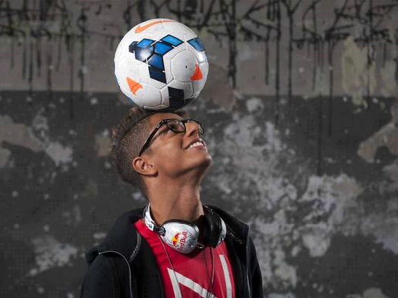 Compared to Zidane & Riquelme - Introducing Hachim Mastour, AC Milan's  15-year-old wonderkid | Goal.com