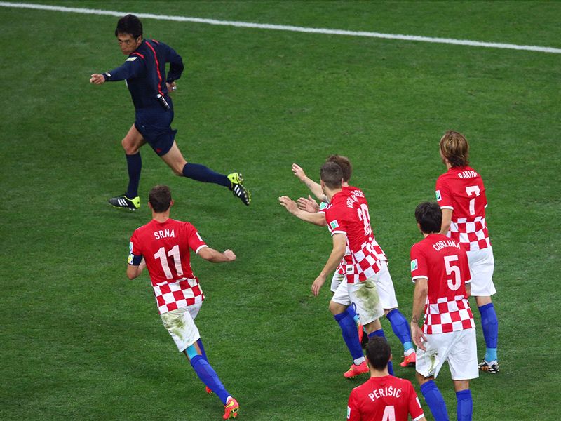 クロアチア監督 西村主審を批判 あれがpkならサッカーをする必要ない Goal Com