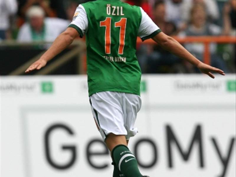Bundesliga Beat Introducing Germany S Newest Star Mesut Ozil Goal Com