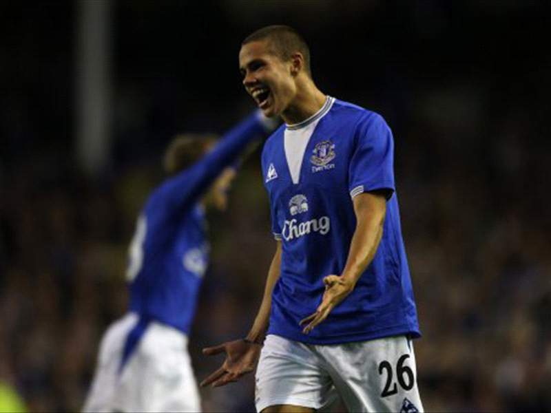 Everton Defender Phil Neville Tips Jack Rodwell To Make An Impact
