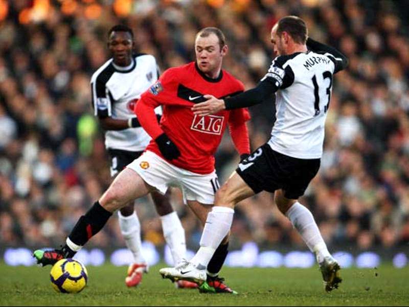 Fulham vs manchester united. Фулхэм Манчестер Юнайтед. Мёрфи друг Руни.