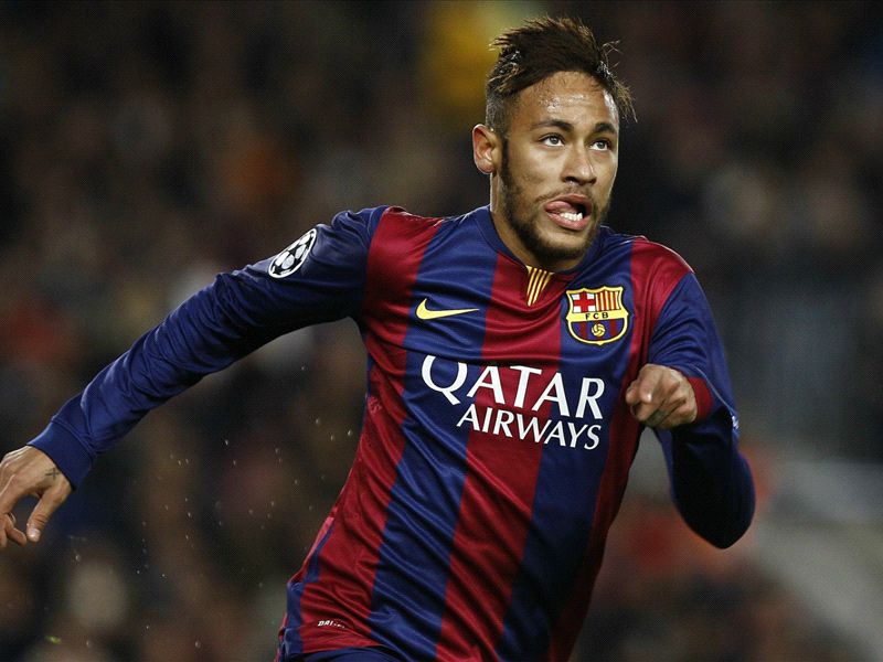 "Não sei se chegarei ao nível de Messi e Cristiano Ronaldo", diz Neymar