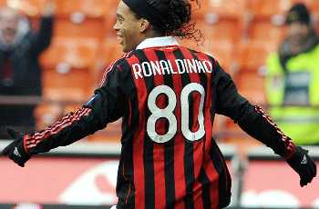 ronaldinho jersey number