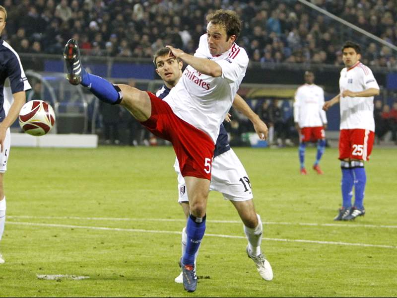 Finished Hamburg Defender Joris Mathijsen Determined To Reach Europa League Final Goal Com